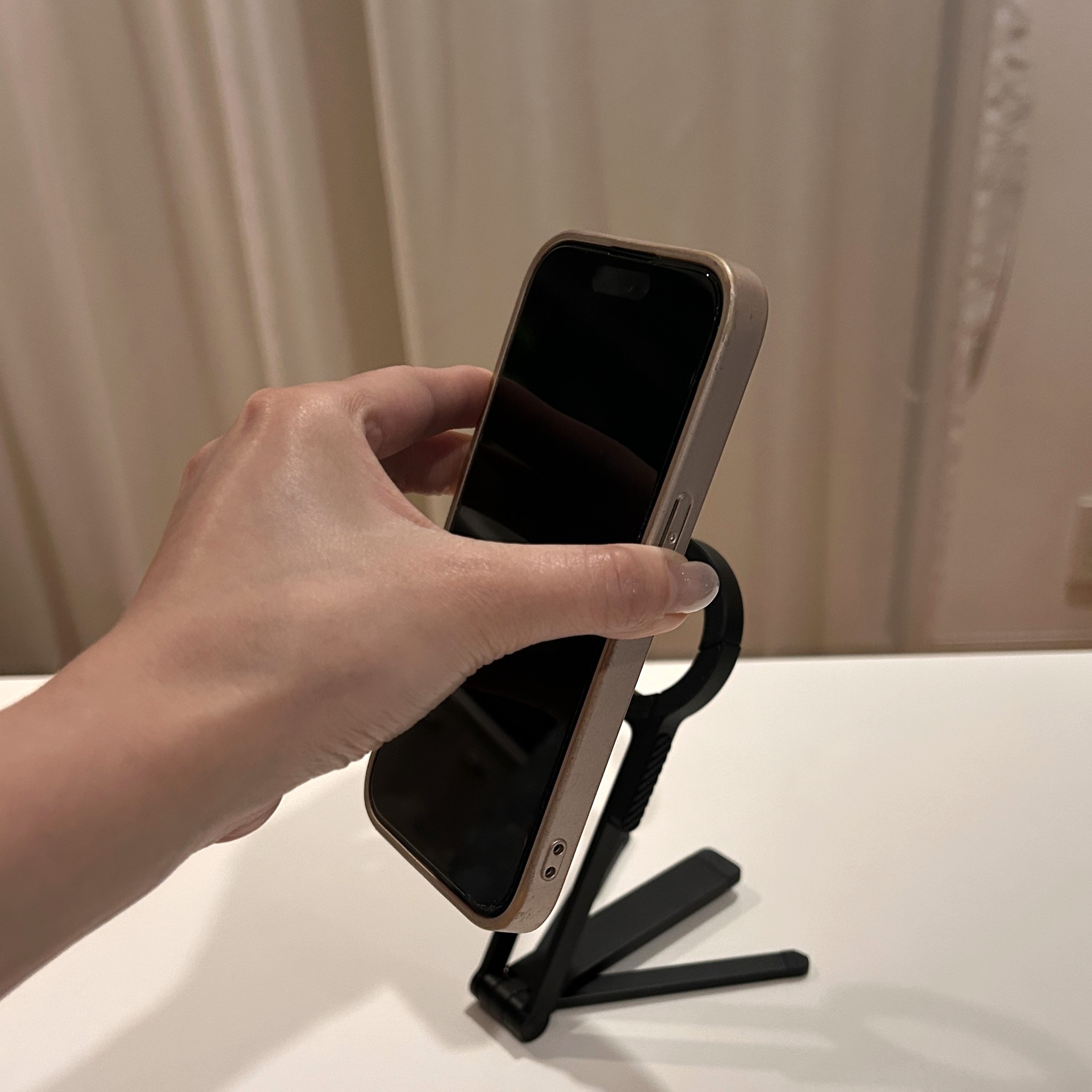 ���o�����ɂ�����ł��֗��I3WAY�X�}�z�X�^���h