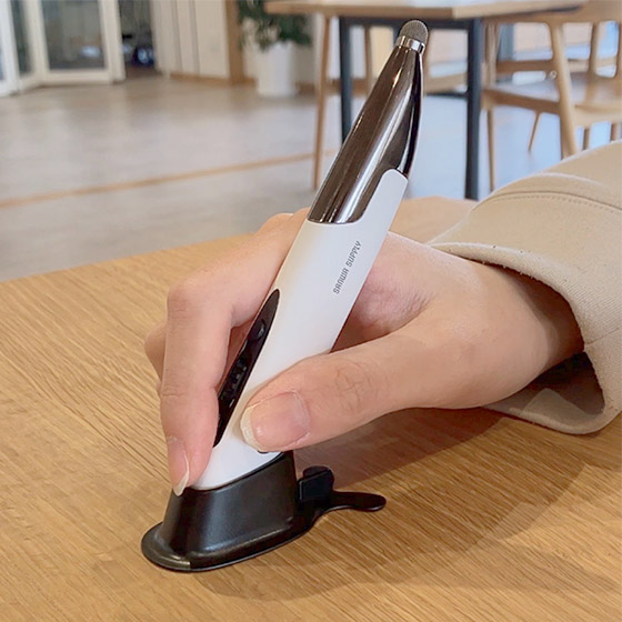 握り心地は使い慣れたペンのよう。直感的にPC操作できるペン型マウス