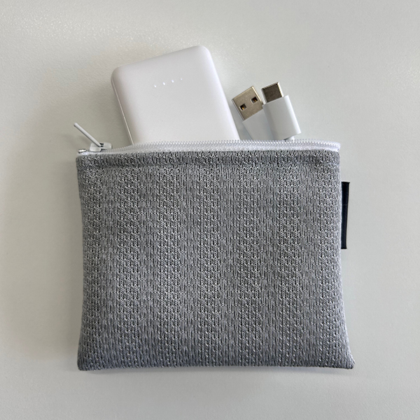 サイズも容量もちょうどイイ!持ち歩きに最適な小型モバイルバッテリー