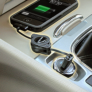 【クリックで詳細表示】車載用iPhone充電器セット(iPhone4・iPhone3GS・iPod touch対応) 200-CAR005