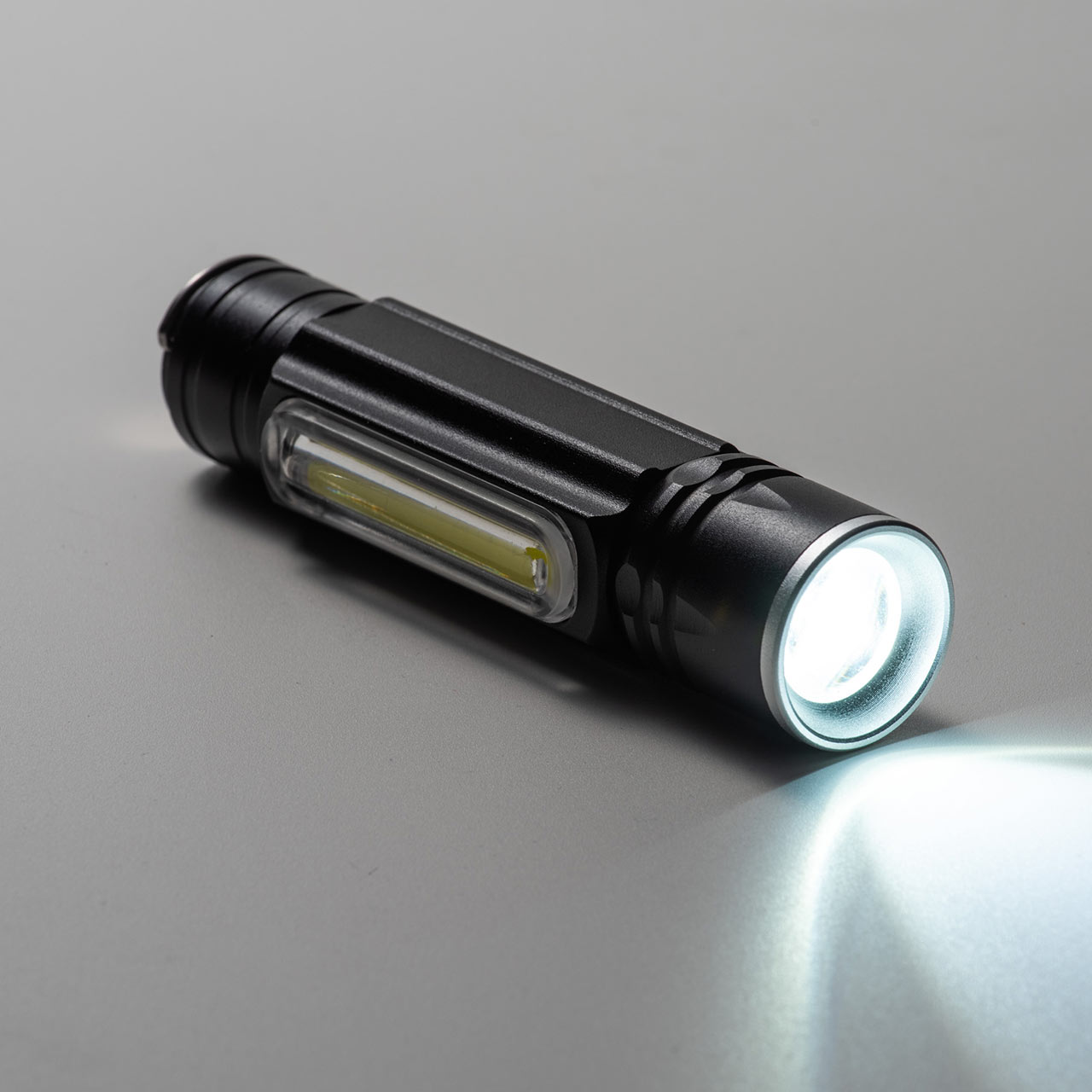 LEDライト USB充電式 防水 IPX4 最大180ルーメン 小型 ハンディライト COBチップ マグネット 吊り下げフック内蔵 [800-LED028]